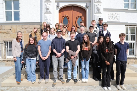 Austauschschüler aus Schweden besuchen das Ennepetaler Rathaus Austauschschüler aus Schweden besuchen das Ennepetaler Rathaus © Stadt Ennepetal