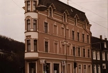 Dieses Bild zeigt das Ennepetaler Bügeleisenhaus um 1984.