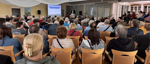 Bürgerdialog Rosine Publikum.png Bild mit Publikum beim Bürgerdialog zum Thema Rosine