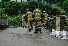 Feuerwehrleute.JPG Feuerwehrleute.JPG