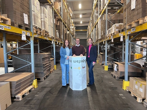 Unternehmensdialog bei der WEPA Verpackungen GmbH. Auf dem Bild zu sehen von links: Adriane Overath (Wirtschaftsförderin der Stadt Ennepetal), Heico Berner-Dietzel (Geschäftsführer WEPA Verpackungen GmbH) und Imke Heymann (Bürgermeisterin der Stadt Ennepetal).&nbsp;&copy;&nbsp;Stadt Ennepetal