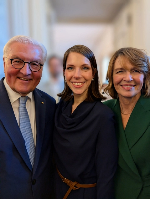 Katja Trottnow mit Frank-Walter Steinmeier und Elke Büdenbender Katja Trottnow mit Frank-Walter Steinmeier und Elke Büdenbender © Stadt Ennepetal